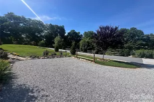 1052 Porter Creek Dr, Franklin, NC 28734 - Photo 5