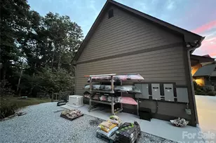 1052 Porter Creek Dr, Franklin, NC 28734 - Photo 39