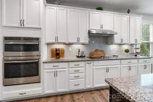 10397 Paper Birch Dr, Charlotte, NC 28215 - Photo 17