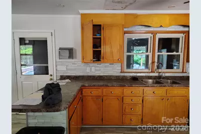 213 Lakeview Drive, Harrisburg, NC 28075 - Photo 5