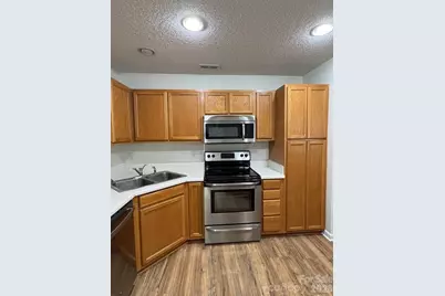10049 University Park Lane, Charlotte, NC 28213 - Photo 7