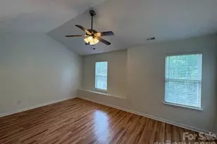 10049 University Park Ln, Charlotte, NC 28213 - Photo 13