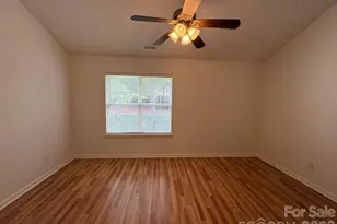 10049 University Park Ln, Charlotte, NC 28213 - Photo 19
