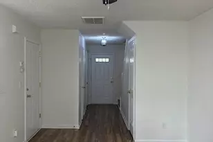 10049 University Park Ln, Charlotte, NC 28213 - Photo 3