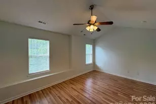 10049 University Park Ln, Charlotte, NC 28213 - Photo 15