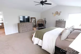 7032 Branch Fork Rd, Charlotte, NC 28215 - Photo 23