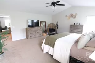 7032 Branch Fork Rd, Charlotte, NC 28215 - Photo 19