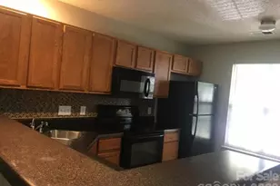 3139 Falling Rock Ct, Charlotte, NC 28213 - Photo 3