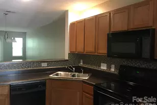 3139 Falling Rock Ct, Charlotte, NC 28213 - Photo 3