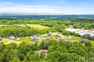 116 W Hiawatha Ct, Asheville, NC 28806 - Photo 5