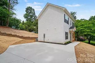 327 Whispering Pines Dr, Charlotte, NC 28217 - Photo 3