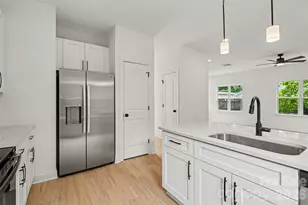 327 Whispering Pines Dr, Charlotte, NC 28217 - Photo 7
