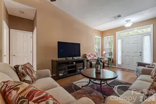 16627 Timber Crossing Rd, Charlotte, NC 28213 - Photo 9
