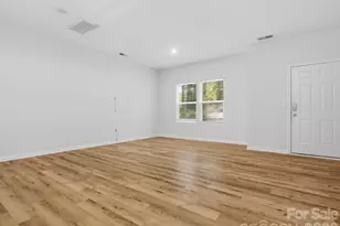 1609 Ronald St, Charlotte, NC 28216 - Photo 5