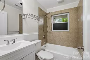 2525 Runnymede Ln, Charlotte, NC 28209 - Photo 15