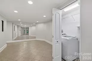 2525 Runnymede Ln, Charlotte, NC 28209 - Photo 5