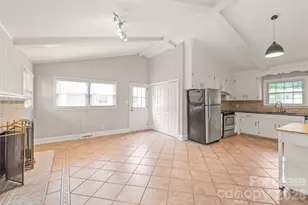 6338 Montpelier Rd, Charlotte, NC 28210 - Photo 11