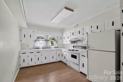 940 Meadowlane Drive NW, Lenoir, NC 28645 - Photo 19