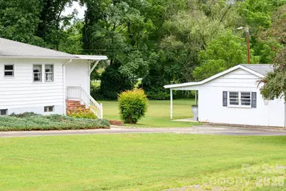 940 Meadowlane Drive NW, Lenoir, NC 28645 - Photo 7