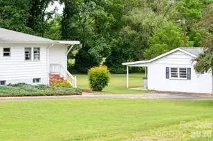 940 Meadowlane Dr NW, Lenoir, NC 28645 - Photo 7