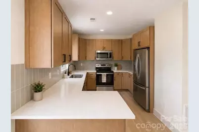 1830 31st Street NE, Hickory, NC 28601 - Photo 3