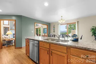 218 Slope View Dr, Sugar Mountain, NC 28604 - Photo 15