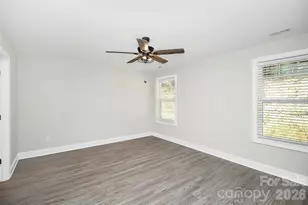 2595 Henry Falls Dr, Hickory, NC 28602 - Photo 17
