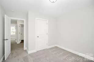 2595 Henry Falls Dr, Hickory, NC 28602 - Photo 25