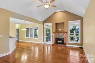 959 Silverglen Wy, Hendersonville, NC 28792 - Photo 7
