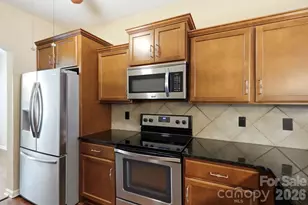 2740 Bramble Ridge Ct, Charlotte, NC 28215 - Photo 11