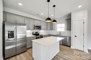 3418 Peligreni St, Charlotte, NC 28208 - Photo 3