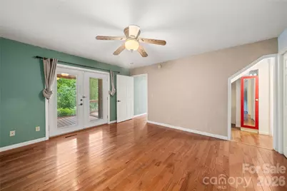 847 N Lakeside Drive, Hendersonville, NC 28739 - Photo 7