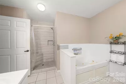 847 N Lakeside Drive, Hendersonville, NC 28739 - Photo 9