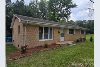 609 Hawthorn Avenue, Albemarle, NC 28001 - Photo 1