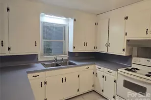 609 Hawthorn Ave, Albemarle, NC 28001 - Photo 7