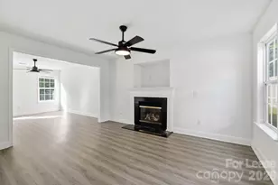 512 Bearbrook Ln, Gastonia, NC 28052 - Photo 5
