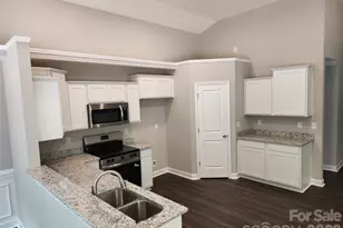 5900 Flamingo Dr, Conover, NC 28613 - Photo 13