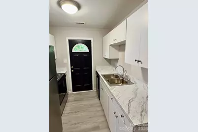 1918 W Fifth Avenue, Gastonia, NC 28052 - Photo 5