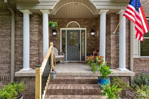 104 Arrowood Ln, Hendersonville, NC 28791 - Photo 3