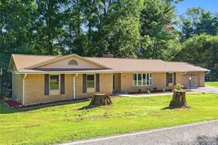 3158 Florida Dr, Hendersonville, NC 28792 - Photo 3