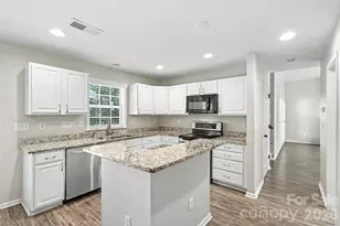 7413 Tupelo Ln, Charlotte, NC 28269 - Photo 13