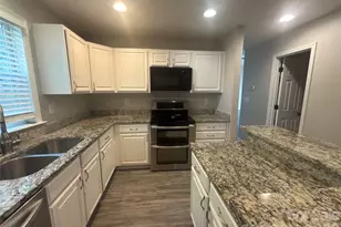7413 Tupelo Ln, Charlotte, NC 28269 - Photo 3