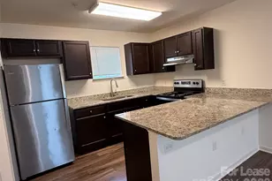 2029 Oakdale Rd, Charlotte, NC 28216 - Photo 5