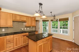14437 Raynham Dr, Charlotte, NC 28262 - Photo 7