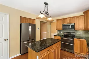 14437 Raynham Dr, Charlotte, NC 28262 - Photo 9