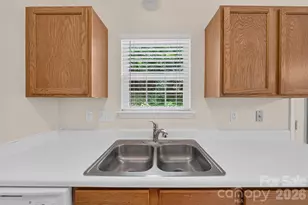 4627 Victory Ln, Charlotte, NC 28269 - Photo 23
