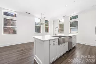 229 N Church St, Charlotte, NC 28202 - Photo 9