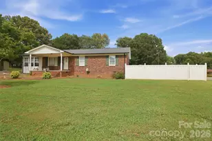 115 Arc St, Bessemer City, NC 28016 - Photo 3
