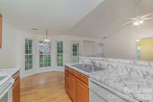 2716 Rabbit Ridge Dr, Bessemer City, NC 28016 - Photo 9
