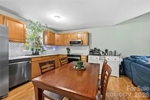 11 W Raleigh Rd, Asheville, NC 28803 - Photo 9